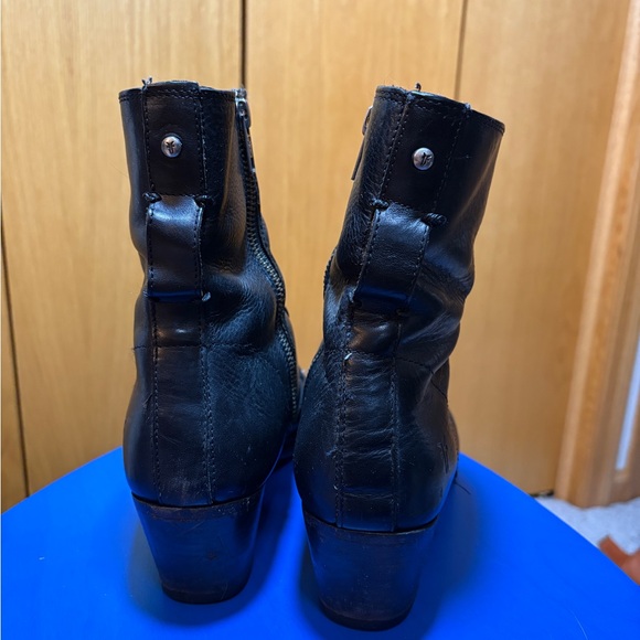 Frye Black Leather Zip-Up Ankle Boots - Picture 5 of 8